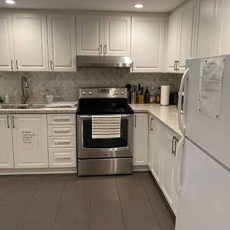Yonge And Finch Subway !S Spacious And Modern Private Bd With Shared Bathroom Toronto Esterno foto