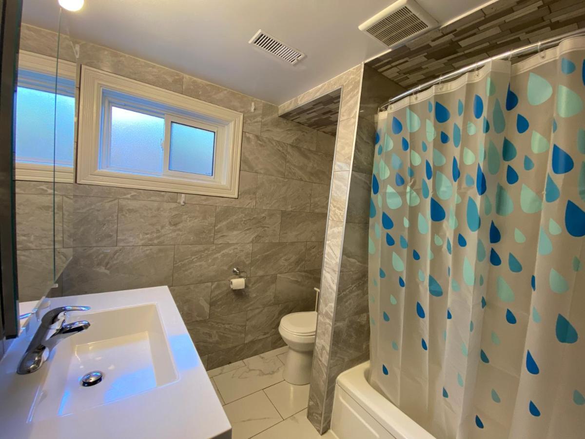 Yonge And Finch Subway !S Spacious And Modern Private Bd With Shared Bathroom Toronto Esterno foto